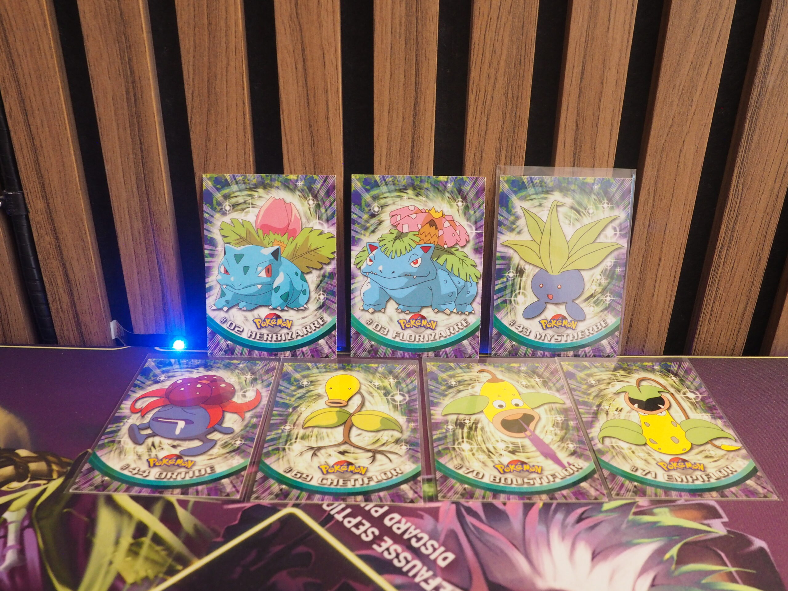 Pack Cartes Pokemon Topps 1999 Plante Florizarre VF Pack cartes pokemon topps 1999 serie 1 vf logo bleu plante florizarre empiflor