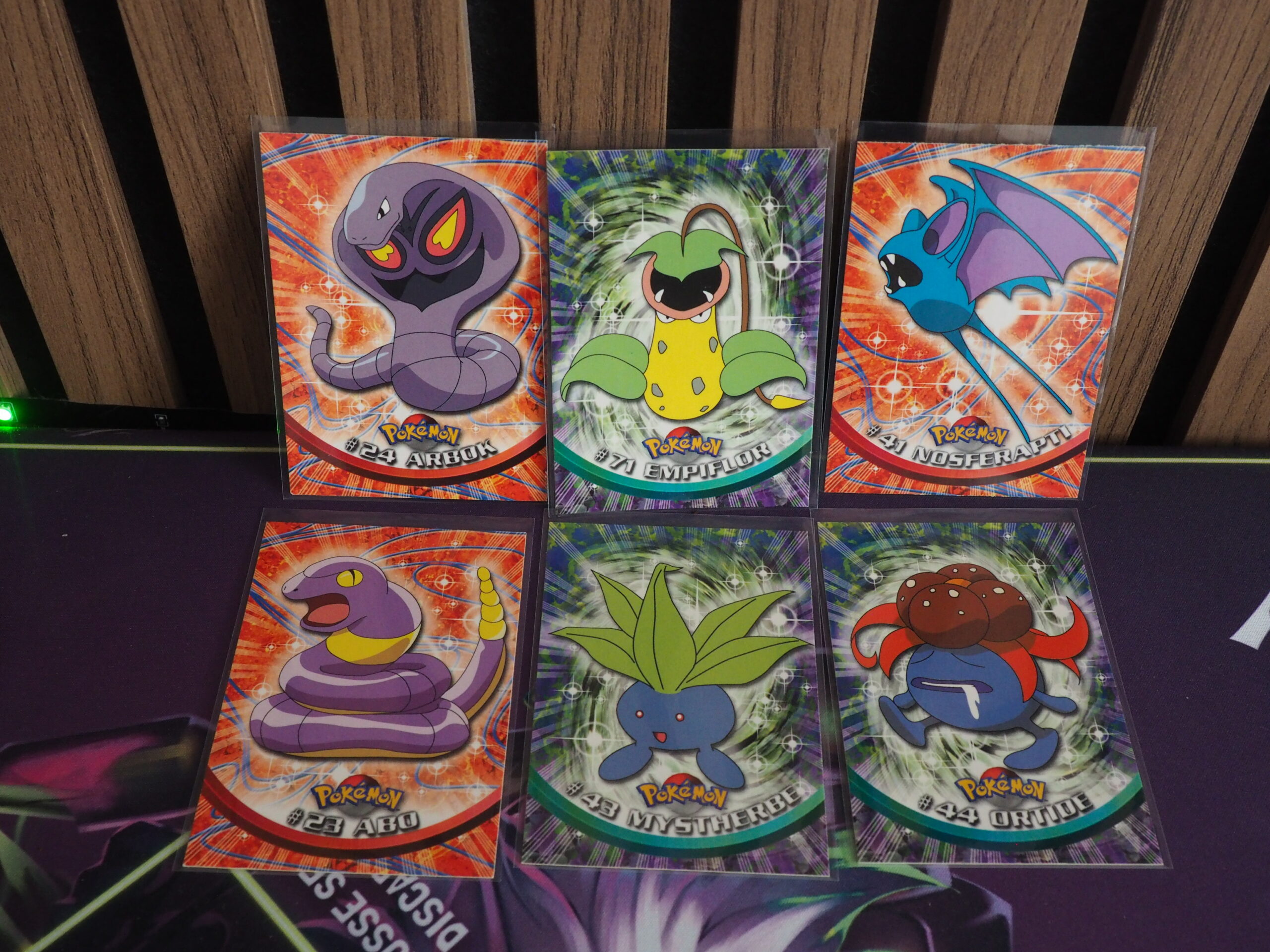 Pack Cartes Pokemon Topps 1999 Poison Arbok Empiflor VF Pack cartes pokemon topps 1999 serie 1 vf logo bleu poison arbok empiflor nosferapti abo ortide