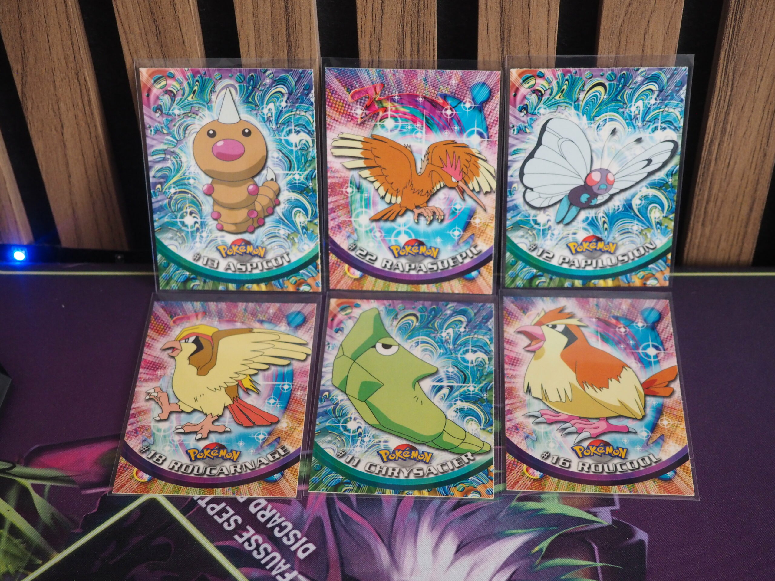 Pack Cartes Pokemon Topps 1999 Foret de Jade VF Pack cartes pokemon topps 1999 serie 1 vf logo bleu duel foret de jade rapaces insecte papilusion